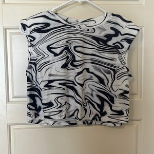 Shein shoulder pad cropped tee